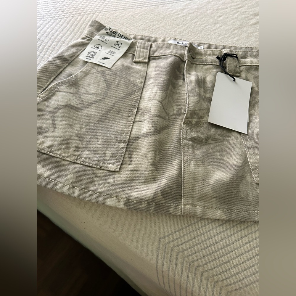 Refrain denim skirt nwt